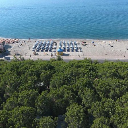 Villaggio Camping Lungomare Cropani Exterior photo
