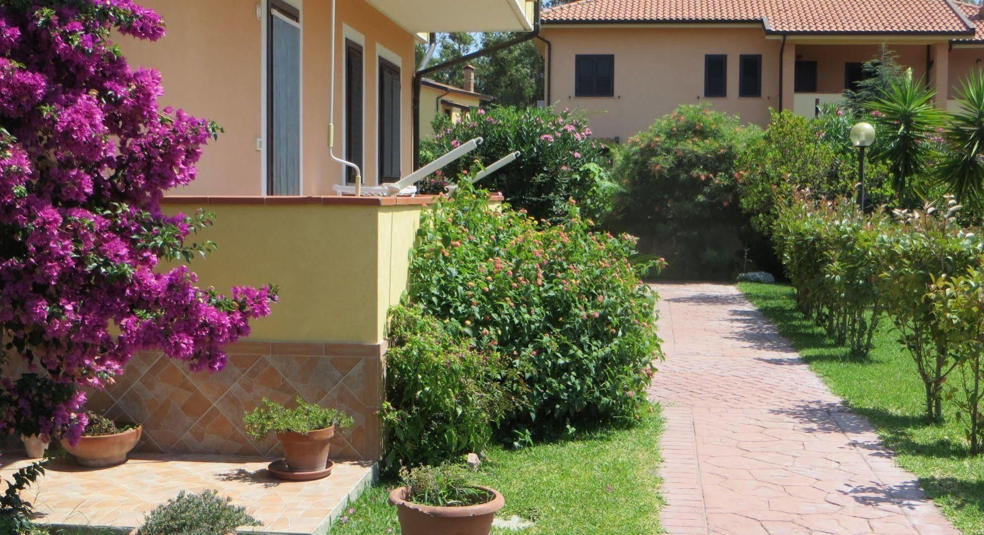 Villaggio Camping Lungomare Cropani Exterior photo