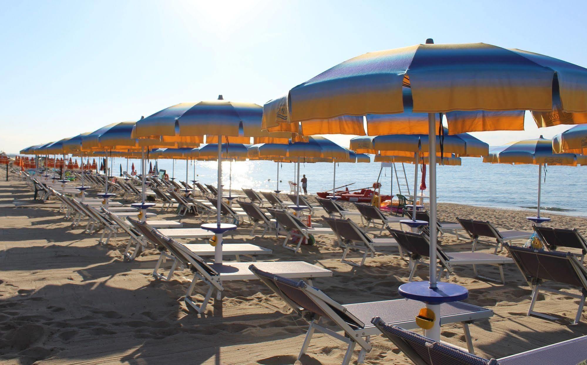 Villaggio Camping Lungomare Cropani Exterior photo