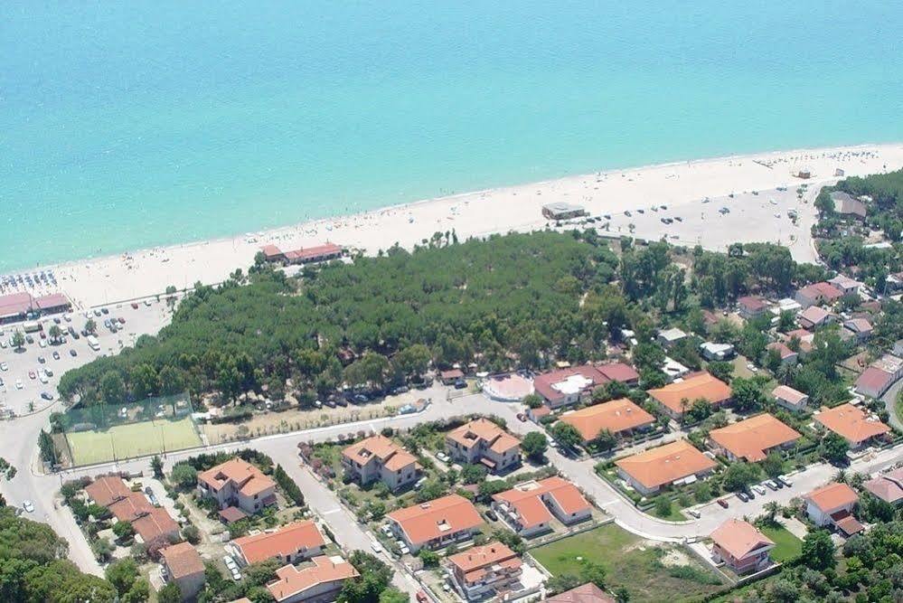 Villaggio Camping Lungomare Cropani Exterior photo